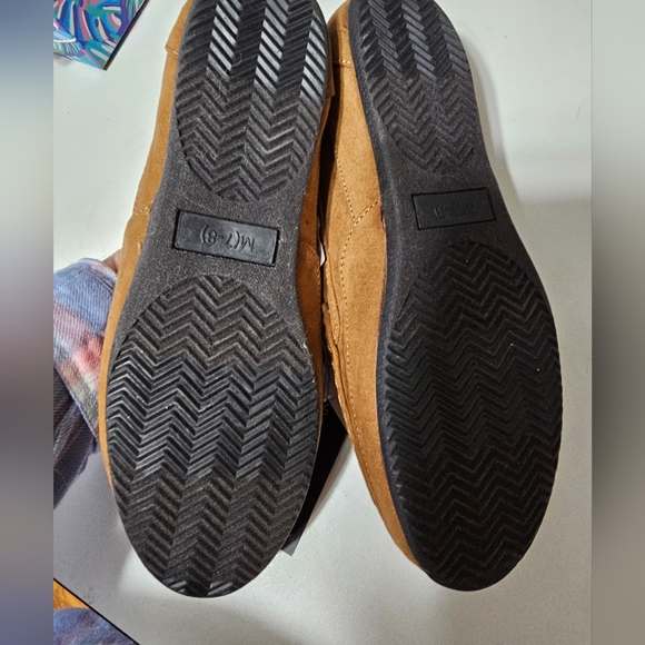 NWT.  Banana Republic suede house slippers - Picture 4 of 4